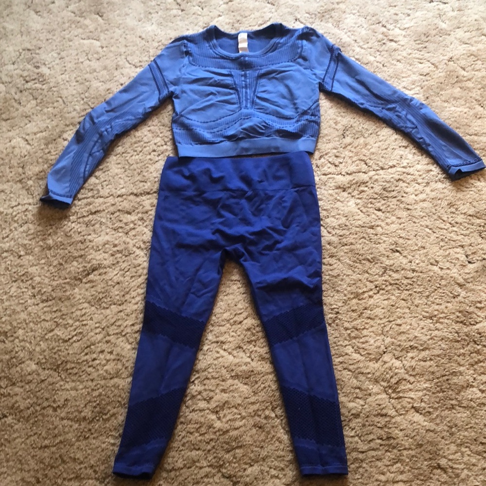 Fabletics matching workout set